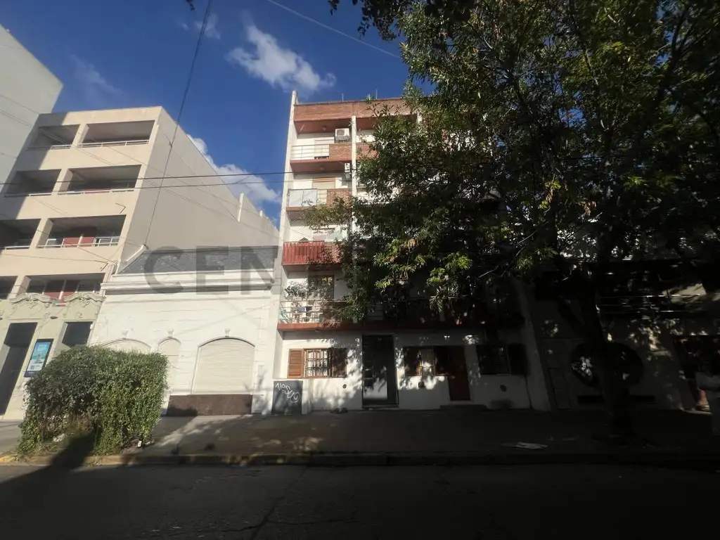 46 entre 14 y 15 900, Piso 3