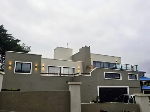 Avenida Los Pescadores 5100