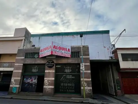 Terreno de 1000m2 - Local 600m2 + Oficinas - Cocheras p/14 vehiculos + - Chacabuco 300 - Barrio Sur!