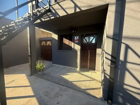 VENTA Casa Multifamiliar  6 ambientes en  Zárate