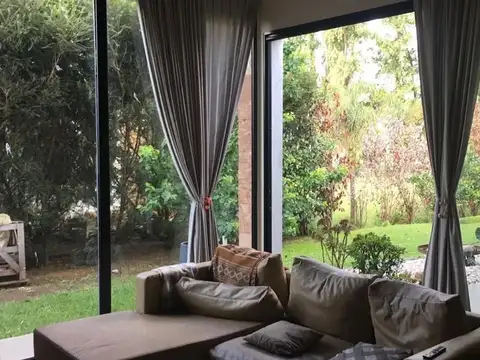 casa en alquiler anual haras santa maria escobar