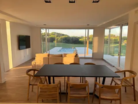 Casa en Venta en Costa Esmeralda, USD 340.000