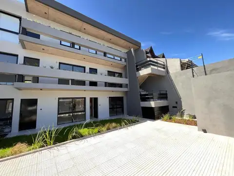 DEPARTAMENTO, CON COCHERA, EN VENTA. Castelar norte