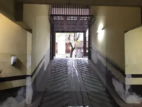 Vende cochera en calle 42 y 12