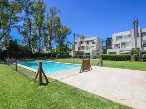 Departamento en Venta en Fisherton, USD 135.000