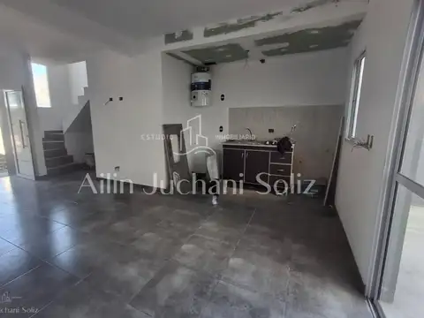 DUPLEX AL FRENTE INMEJORABLE UBICACION