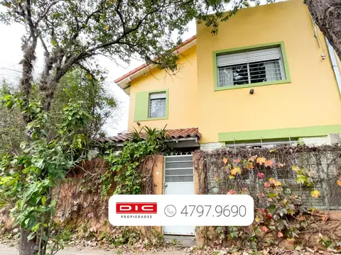 Casa 4 dormitorios Venta - Florida Mitre/Este