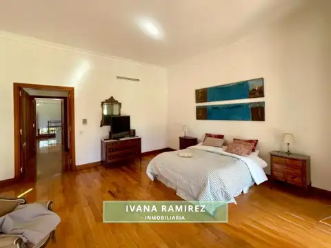 Casa de  6 ambientes en El Argentino Farm Club de Luján.