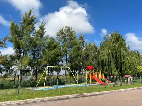 Casa 6 ambientes con 2 baños