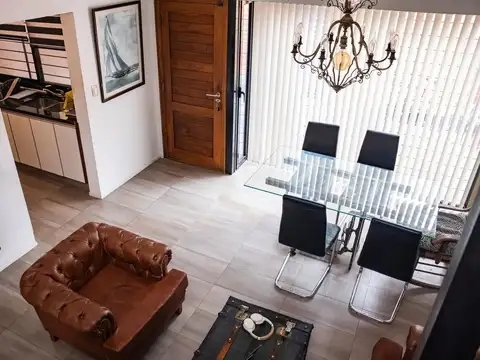 Casa 6 ambientes con 2 baños