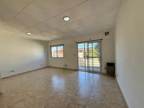 DEPARTAMENTO C/ BALCÓN 