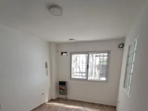 Depto Tipo Casa en Alquiler de 2 ambientes