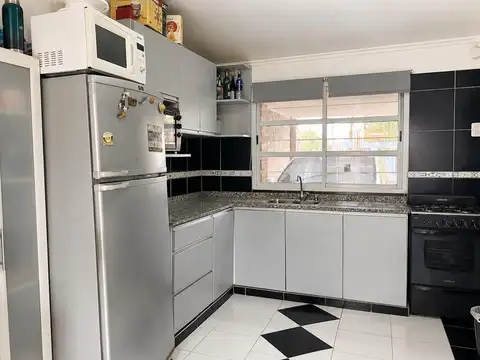 CASA | 3 DORMITORIOS | COCINA REFACCIONADA | PATIO | COCHERA | BARRANQUERAS