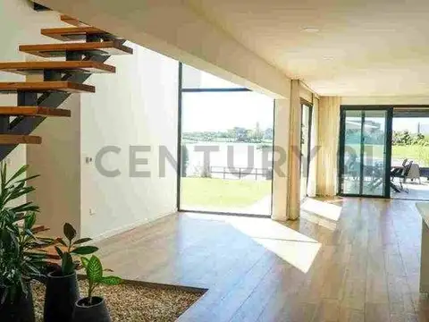 VENTA ACEPTA PERMUTA CASA 4AMBIENTES SAN SEBASTIAN