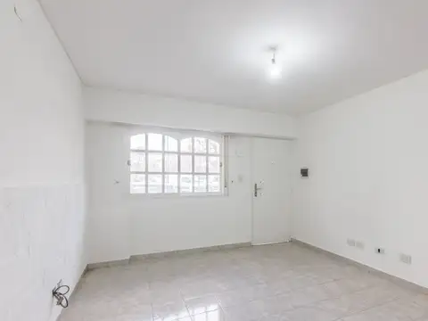 Venta PH 2 Amb. PB al Frente con Patio | San Justo
