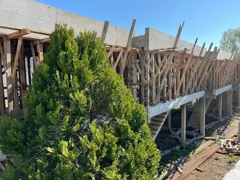 Duplex en VENTA, 2 dormitorios, Gonnet,  oportunidad de inversión