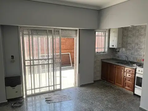 Avenida Rivadavia 10200, Piso 1°