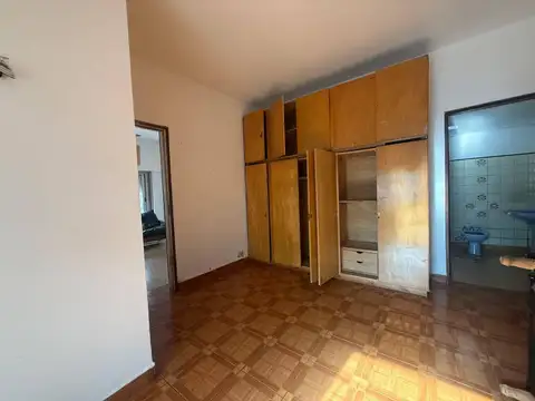 Depto Tipo Casa en Alquiler con 1 cocheras