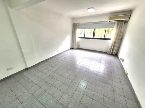 FRAGIO 100, Piso 1