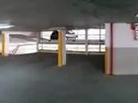 Excelente cochera Tacuari 600 super amplias