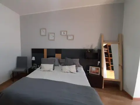 DESTACADA CASA EN VENTA CAMPANA