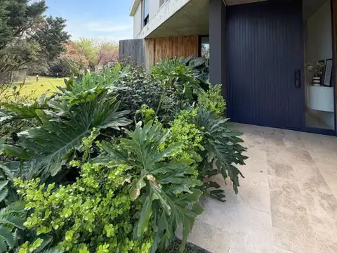 Irusta 3700