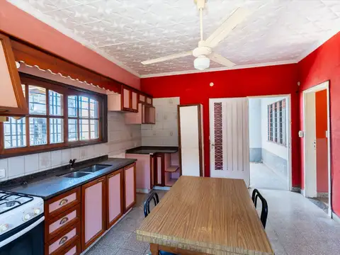 VENTA  CASA 3 AMB  QUILMES apta credito PB COCHERA