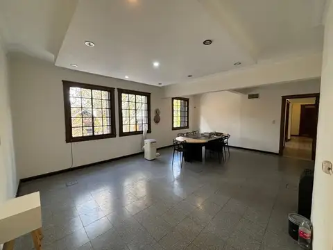 Alquiler oficinas calle San Martín y Espejo - Cdad