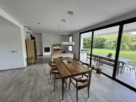 Venta Casa en Barrio Los Potrillos. Fatima, PILAR