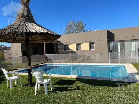 Casa en Venta con 5 cocheras