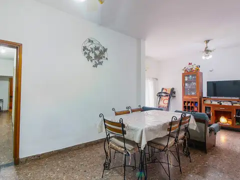 Casa 4 ambientes con 1 baño