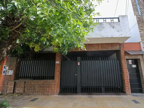 Venta PH 4 ambientes, Lomas del Mirador, Patio