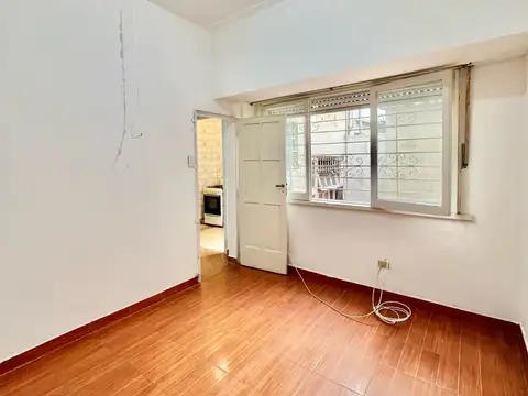 OPORTUNIDAD VENTA IDEAL INVERSOR 2AMB PTA BAJA CON PATIO MUY LUMINOSO
