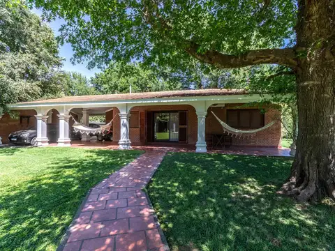 Casa en Venta con 2 cocheras