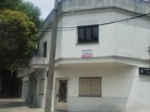 Departamento tipo casa en alquiler en Mataderos