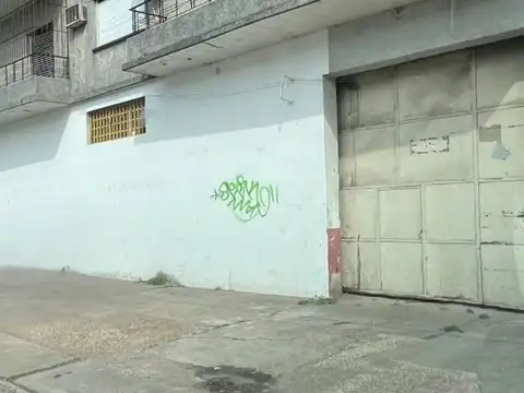 Galpon en Alquiler Villa Dominico ingreso 2 calles