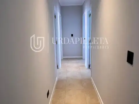 Casa 8 ambientes con 3 baños