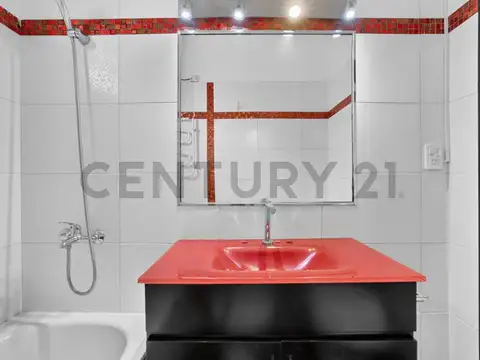 HERMOSO PH 2 AMB CON PATIO Y TERRAZA PROPIA- PERMUTA