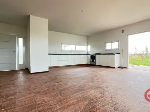 Casa 5 ambientes con 2 baños