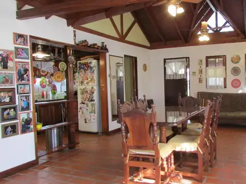 Casa en Venta con 2 cocheras