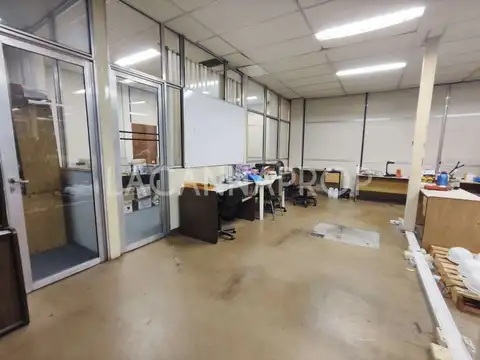 Oficina en Venta con 4 cocheras