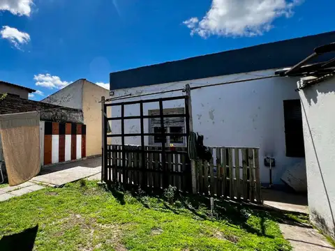 Casa 4 ambientes con 1 baño