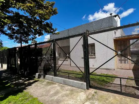 CASA 4 AMBIENTES VENTA EN LONGCHAMPS