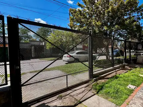 CASA 4 AMBIENTES VENTA EN LONGCHAMPS