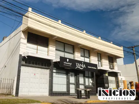 COMPLEJO 2 Locales y 8 Departamentos en Excelente Ubicacion - C739