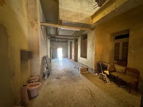 Galpón + casa en alquiler a 2 cuadras del Portal Shopping