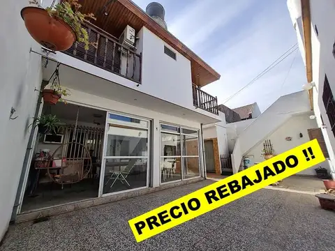 VIVIENDA P/2 FAMILIAS, C/PATIO Y ESPACIO GUARDACOCHE