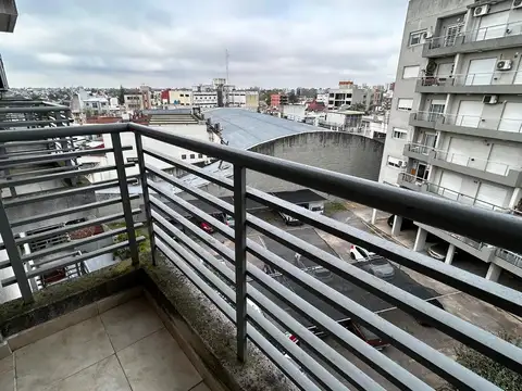 Departamento 2 Ambientes en Alquiler a 1 Cuadra de la Estación de Morón