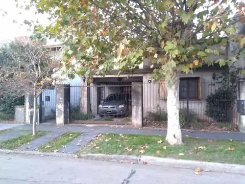 Casa  en Venta ubicado en Quilmes Oeste, Quilmes, G.B.A. Zona Sur - SVN0796_LP584584_1