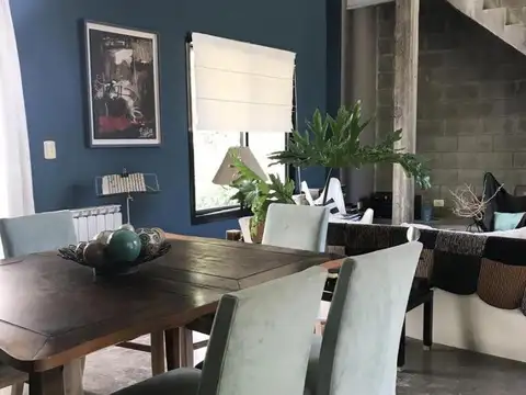 Casa 5 ambientes con 3 baños